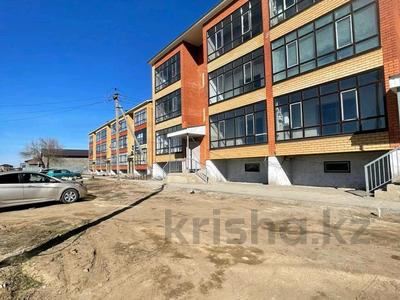 Пәтерлер в Западно-Казахстанской обл.: 2-бөлмелі пәтер · 65 м² · 3/3 қабат, Алаш 57, бағасы: 19 млн 〒 2-бөлмелі пәтер · 65 м² · 3/3 қабат, Алаш 57, бағасы: 19 млн 〒 в Уральске