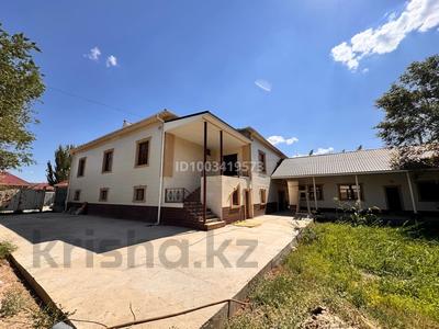 Отдельный дом · 10 комнат · 700 м² · 12 сот., Амангельды 111 за 112 млн 〒 в 