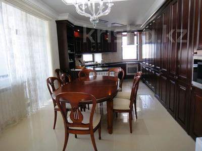 5-комнатная квартира · 250 м² · 9/18 этаж, Байтурсынова за 900 000 〒 в Астане, Алматы р-н