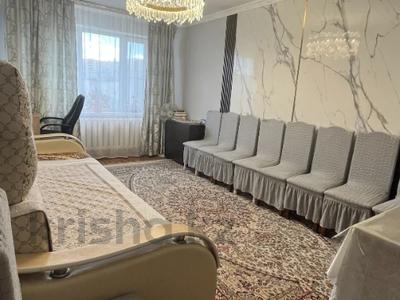 3-комнатная квартира · 61 м² · 6/9 этаж, мкр 11, Шайкенова за 24 млн ₸ в Актобе