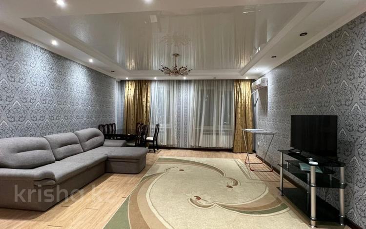 3-комнатная квартира · 120 м², Кабанбай батыра 11 за 420 000 ₸ в Астане, Есильский р-н — фото 2