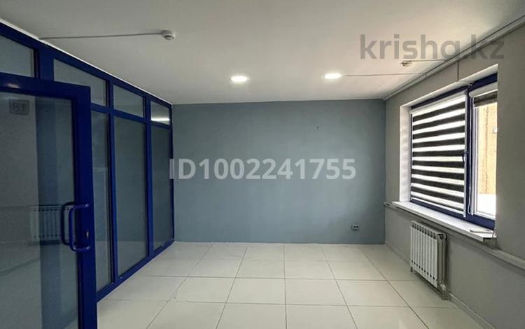 Свободное назначение, офисы, магазины и бутики, склады, салоны красоты, фитнес и спорт, образование, развлечения, конференц-залы, кабинеты и рабочие места, студии · 25 м² за 89 999 〒 в Актау, 2-й мкр — фото 2