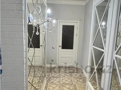 3-комнатная квартира · 87 м² · 1/4 этаж, мкр Михайловка , Аманжолова — РЦ "Санад", Центр зрения "Плюс" РЦ "Умит", Лицей для девочек, Дворец детства за 68 млн ₸ в Караганде, Казыбек би р-н