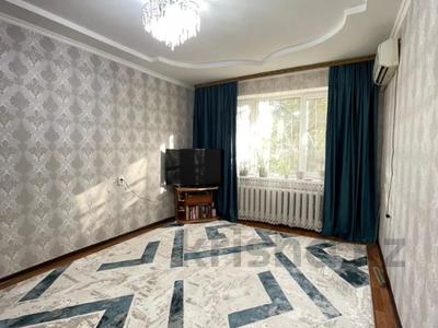 2-комнатная квартира, 51.9 м², 1/5 этаж, толстого за 13.9 млн 〒 в Уральске
