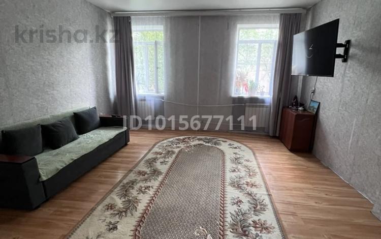 2-комнатная квартира · 54.5 м² · 2/2 этаж, мкр Жилгородок — 100метровка за 9.6 млн ₸ в Актобе — фото 2