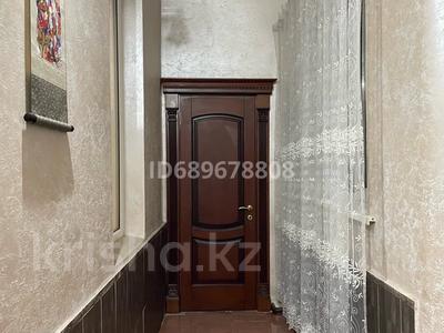 Аренда домов в Алматы: 10-комнатный дом помесячно, 500 м², 6.5 сот., Луганского 57 — Горная за 2 млн 〒 10-комнатный дом помесячно, 500 м², 6.5 сот., Луганского 57 — Горная за 2 млн 〒 в Алматы, Медеуский р-н