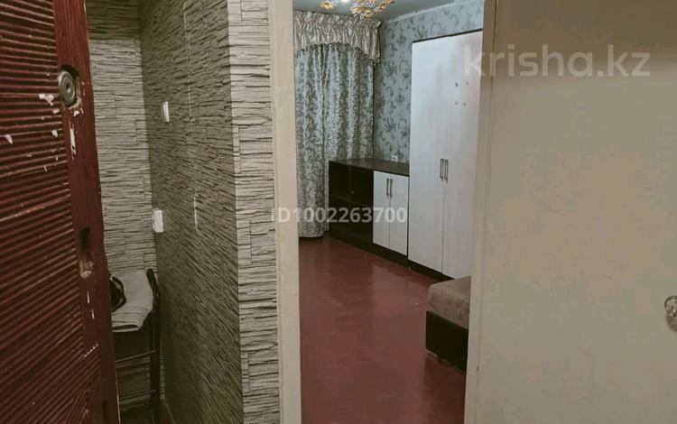 1-бөлмелі пәтер · 41 м² · 4/5 қабат, 4 микр Салтанат . 9 — 7 этажка поликлиника. односторонка, бағасы: 8.5 млн ₸ в Таразе — фото 2