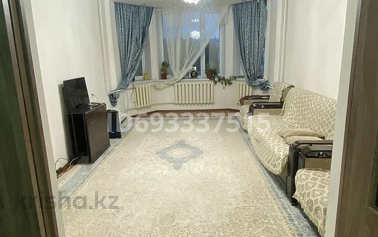 2-комнатная квартира, 65 м², 4/5 этаж, мрн Астана 12 — президентский парк за 25 млн 〒 в Таразе — фото 2