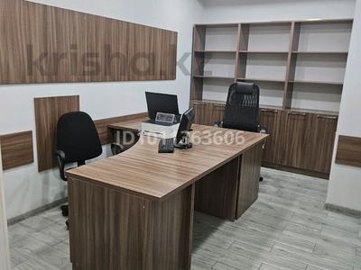 Офисы · 30 м² за 100 000 ₸ в Таразе, мкр Акбулак