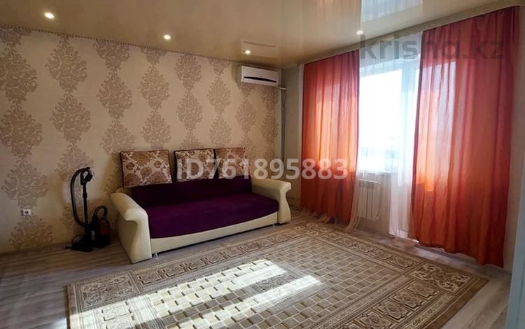 1-бөлмелі пәтер · 47 м² · 4/6 қабат, мкр Центральный, Сырым Датова, бағасы: 150 000 ₸ в Атырау — фото 2