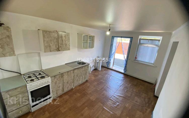 Жеке үй · 2 бөлме · 10.8 м², Сайыпназар ахун, бағасы: 50 000 ₸ в  — фото 4