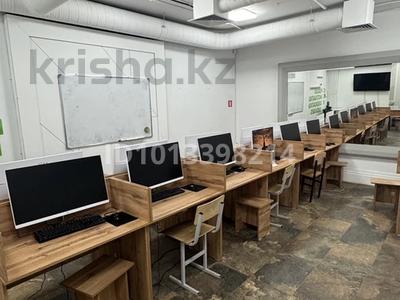 Кеңселер, қоғамдық тамақтану орны, монша, қонақ үй және демалыс орындары, білім орталықтары, ойын-сауық · 800 м², бағасы: 7 млн ₸ в Астане, Нура р-н