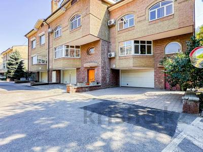 6-комнатная квартира · 450 м² · 2/3 этаж, мкр Самал-3, Мендикулова 24/4 — Аль-фараби за 2.5 млн 〒 в Алматы, Медеуский р-н