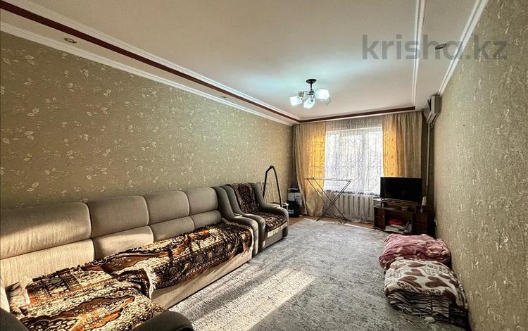 2-комнатная квартира, 53 м², 2/2 этаж, мкр Мамыр-7, Момышулы 7 за 36 млн 〒 в Алматы, Ауэзовский р-н — фото 2