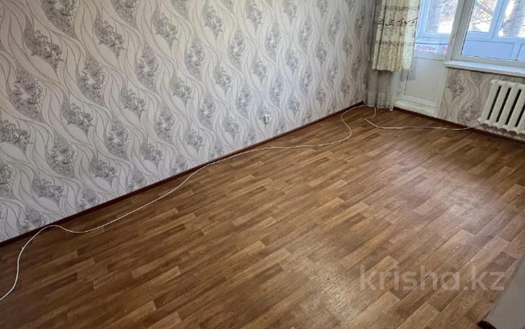 1-комнатная квартира · 32.4 м² · 2/5 этаж, 1 микрорайон 14 за 10.5 млн 〒 в Семее — фото 2