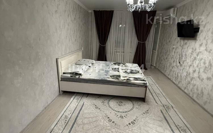 1-комнатная квартира · 55 м² · 1/5 этаж, Паримбетова — Возле ЖД вокзал за 12 000 ₸ в  — фото 2