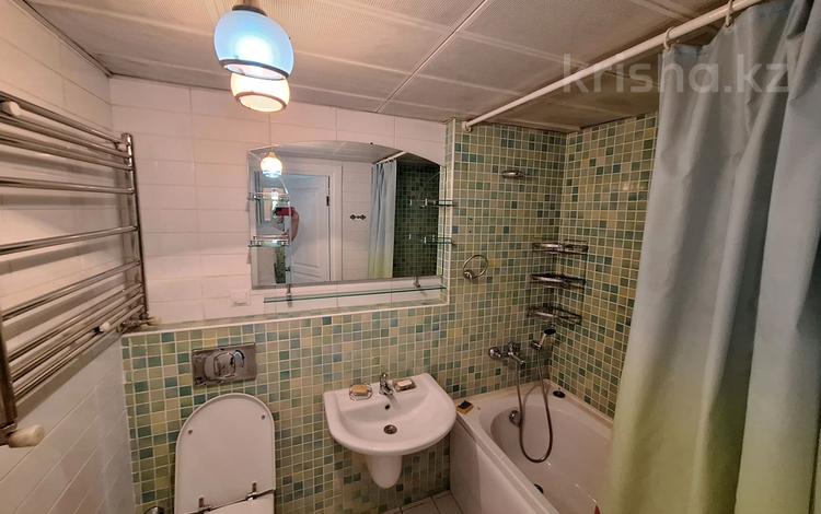 2-комнатная квартира · 64 м² · 3/9 этаж, мкр Аккент 4 за 220 000 ₸ в Алматы, Алатауский р-н — фото 2