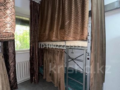 7 бөлме · 220 м² · 1/9 қабат, мкр Аксай-3Б 32, бағасы: 3 000 〒 в Алматы, Ауэзовский р-н