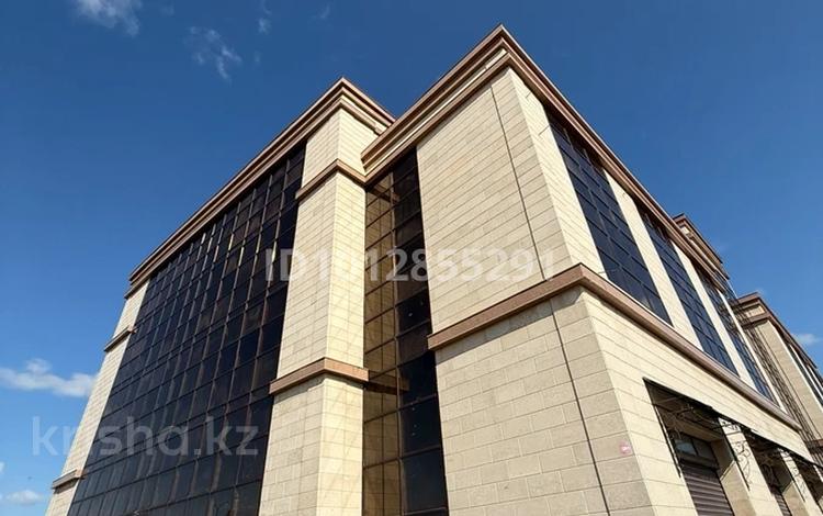 Магазины и бутики, склады, азс, автосервисы и автомойки, бани, гостиницы и зоны отдыха · 4700 м² за 5 млрд ₸ в Астане, р-н Байконур — фото 2