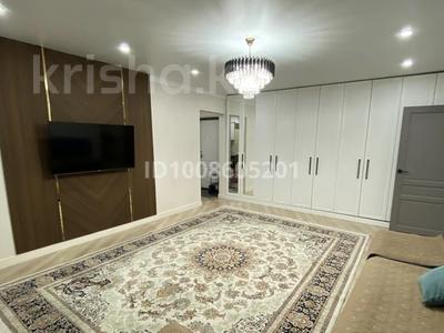 2-комнатная квартира · 60 м² · 2/10 этаж, Валиханова 159 за 15 000 〒 в Семее