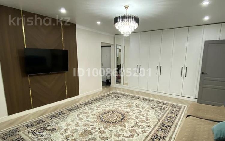 2-бөлмелі пәтер · 60 м² · 2/10 қабат, Валиханова 159, бағасы: 15 000 ₸ в Семее — фото 2