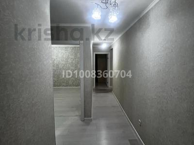 3-бөлмелі пәтер · 75 м² · 8/9 қабат, Азербаева 16, бағасы: 300 000 ₸ в Астане, Сарайшык р-н