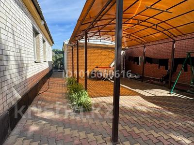 Жеке үй · 4 бөлме · 130 м² · 7 жүзд., Керей хан 140, бағасы: 36 млн ₸ в Актобе, мкр. Курмыш