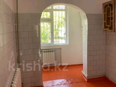 3-комнатная квартира · 70 м² · 1/5 этаж, мкр Восток — Жибек жолы за 23 млн ₸ в Шымкенте, Аль-Фарабийский р-н
