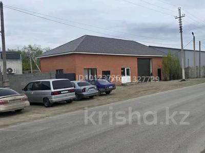 Өнеркәсіптік база · 10 сотық, мкр Шанхай 50 — Санкибая Пожарского, бағасы: 50 млн ₸ в Актобе