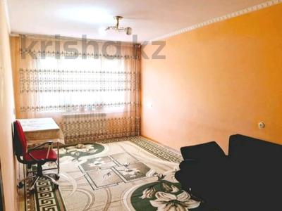 2-комнатная квартира, 50 м², 3/5 этаж помесячно, 17-й микрорайон, 17-й микрорайон 11 за 140 000 〒 в Шымкенте, Енбекшинский р-н