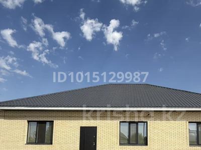 Отдельный дом · 6 комнат · 250 м² · 10 сот., мкр Жулдыз, Мкр Жулдыз үшқоныр 4 — Жулдыз за 72 млн ₸ в Уральске