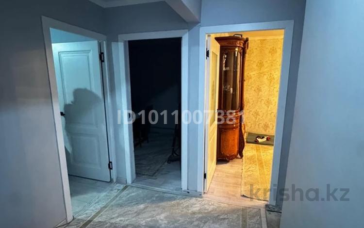 3-комнатная квартира · 72 м² · 4/5 этаж, мкр Карасу, Абдыразакова 10 за 230 000 ₸ в Шымкенте, Аль-Фарабийский р-н — фото 2