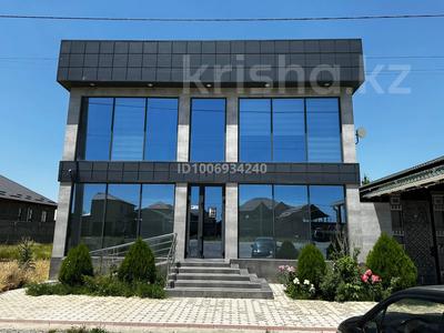 Офисы, магазины и бутики, склады, салоны красоты, медцентры и аптеки, образование, кабинеты и рабочие места · 123 м² за 600 000 ₸ в Шымкенте, Каратауский р-н