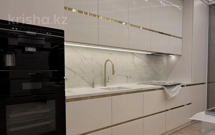 4-комнатная квартира · 180 м² · 6/9 этаж, Алихан Бокейхан 16/3, 16/2 за 153 млн ₸ в Астане, Есильский р-н — фото 29