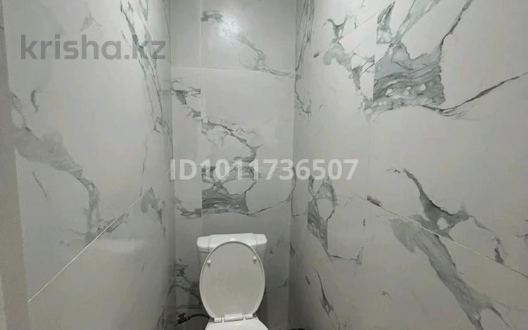 2-бөлмелі пәтер · 54 м² · 3/9 қабат, мкр Юго-Восток, Стройтелей 13 — Стройтелей 13, бағасы: 17 млн ₸ в Караганде, Казыбек би р-н — фото 2