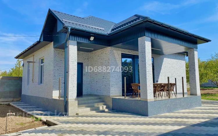 Дача · 3 комнаты · 110 м², мкр Бозарык — Селхозтехника 76 за 80 000 〒 в Шымкенте, Абайский р-н — фото 2