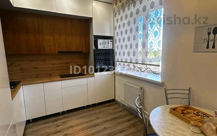 2-бөлмелі пәтер · 50 м² · 2/9 қабат, Коммунистическая ул. 19/3, бағасы: 25 млн ₸ в Караганде — фото 2