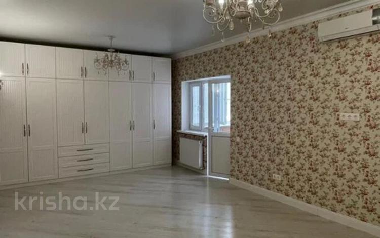 2-комнатная квартира · 60 м² · 10/10 этаж, Кенесары хана за 36.5 млн ₸ в Алматы, Наурызбайский р-н — фото 4