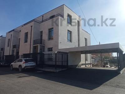 Отдельный дом · 6 комнат · 240 м² · 2.5 сот., Есенберлина 105 за 110 млн 〒 в Кокшетау