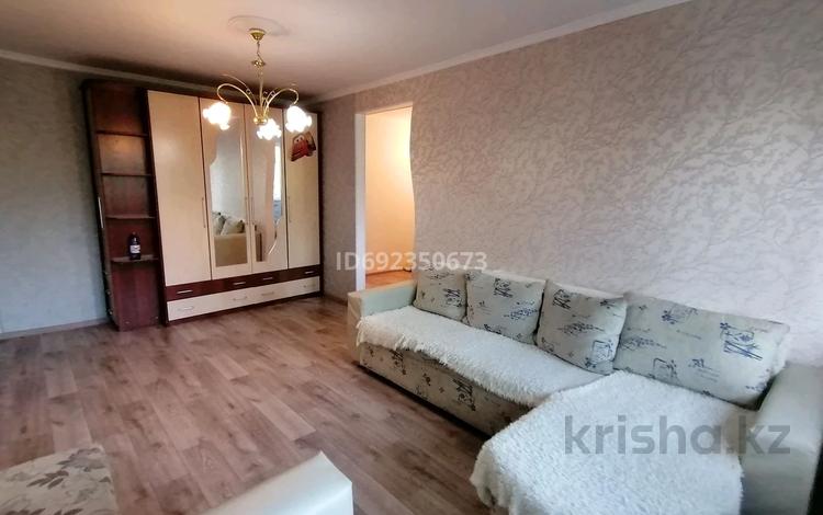 3-комнатная квартира, 60 м², 4/5 этаж помесячно, Едиге Би 61 61 за 140 000 〒 в Павлодаре — фото 2