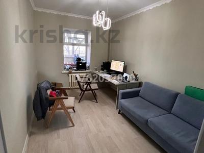 Продажа квартир в Кызылординской обл.: 3-комнатная квартира · 75 м² · 1/3 этаж, Абая 59 за 35 млн 〒 3-комнатная квартира · 75 м² · 1/3 этаж, Абая 59 за 35 млн 〒 в