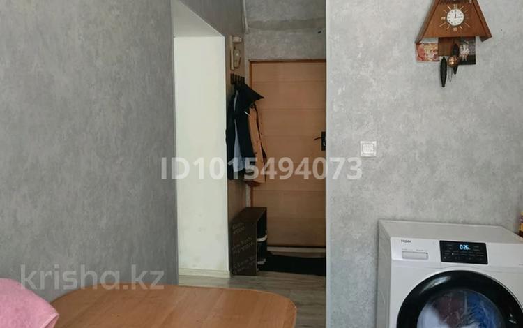 1-бөлмелі пәтер · 50 м² · 1/2 қабат, Толе би 344 — В районе аптеки азад с противоположной стороны, бағасы: 8 млн ₸ в Ленгере — фото 2