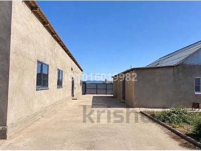4-бөлмелі пәтер · 130 м² · 1/1 қабат, Алмагүл ш/а., 7, бағасы: 25 млн ₸ в Атырау, мкр. Алмагуль