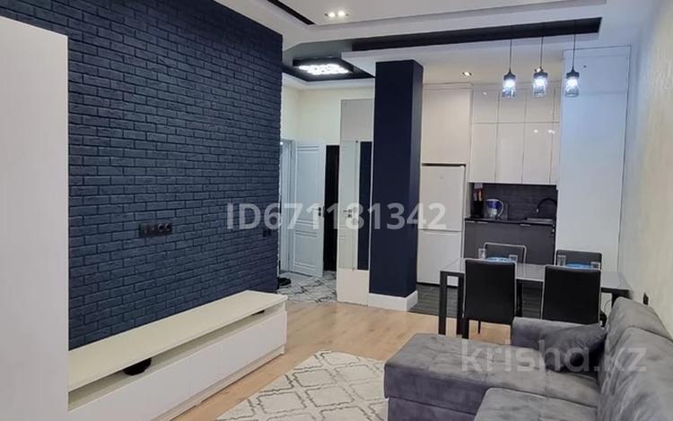 2-комнатная квартира · 48 м² · 2/8 этаж, мкр Самал, Манаева 92 за 450 000 ₸ в Алматы, Медеуский р-н — фото 2