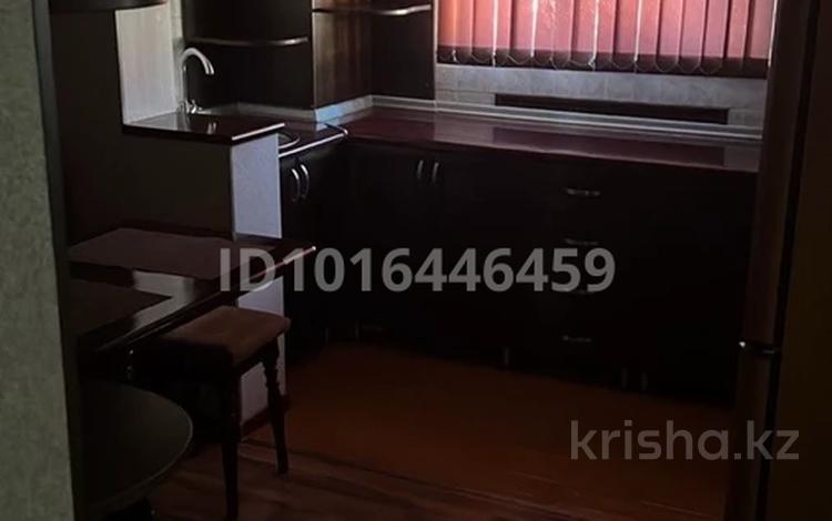 2-комнатная квартира · 56 м² · 5/5 этаж, Алдиярова 10А — Угол улицы Такена Алимкулова, за рынком «Акбар» за 200 000 ₸ в Шымкенте, Аль-Фарабийский р-н — фото 2