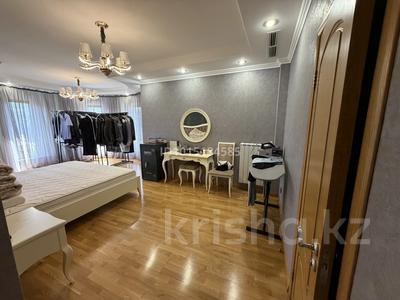 4-бөлмелі пәтер · 165 м² · 5/8 қабат, Мирас ш/а. 157, бағасы: 185 млн ₸ в Алматы, Бостандыкский р-н