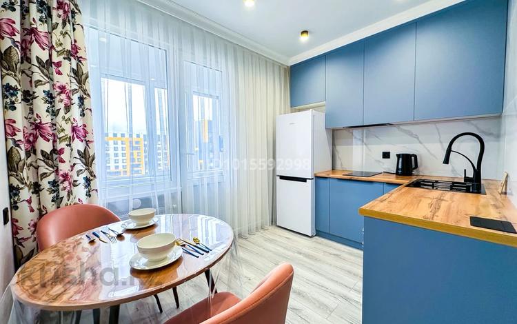 1-комнатная квартира · 36 м² · 8/16 этаж, Абикена Бектурова 11 за 300 000 ₸ в Астане, Нура р-н — фото 2