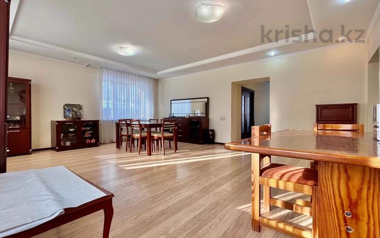 3-комнатная квартира, 89 м², 3/3 этаж, Жамбыла 33 за 78.5 млн 〒 в Алматы, Медеуский р-н — фото 16