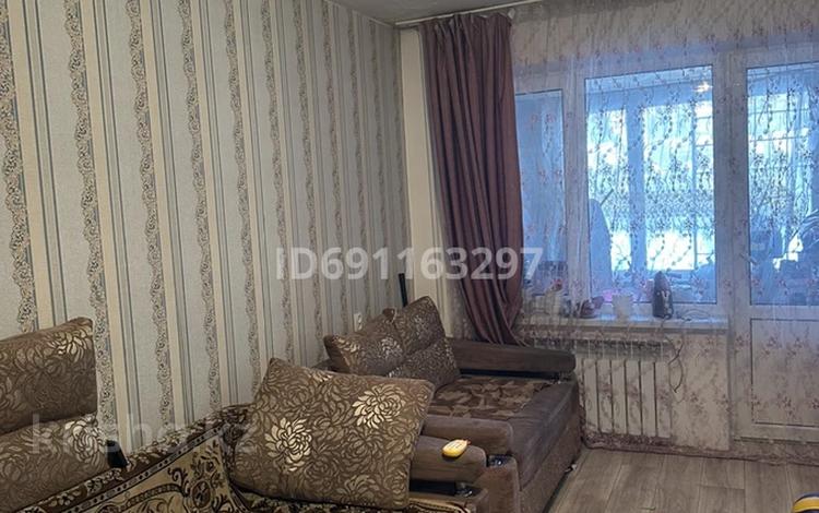 3-комнатная квартира, 64 м², 1/4 этаж, Жансугурова 11 за 15.5 млн 〒 в Талдыкоргане, мкр Жетысу — фото 2