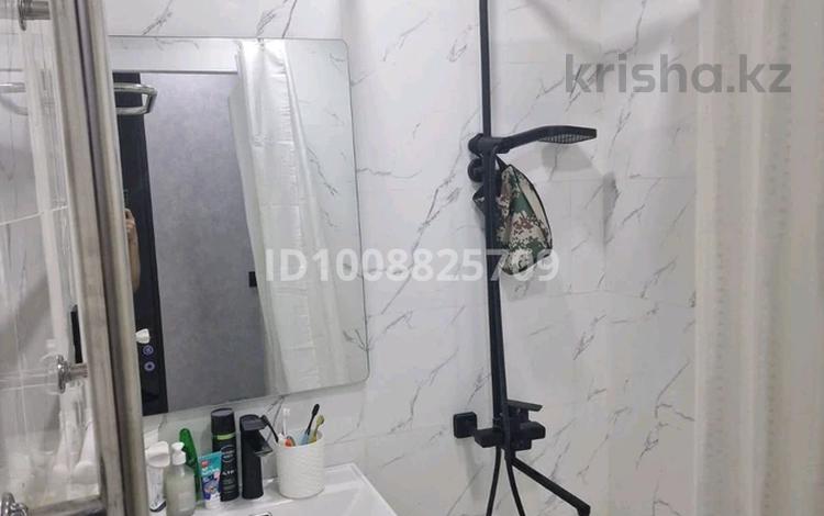 3-бөлмелі пәтер · 60 м² · 3/5 қабат, 17-й микрорайон, 17-й микрорайон 4а — шаяхметова рыскулова, бағасы: 32 млн ₸ в Шымкенте, Аль-Фарабийский р-н — фото 2